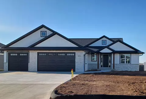 2654 Willow Grove Ln, Green Bay, WI 54311