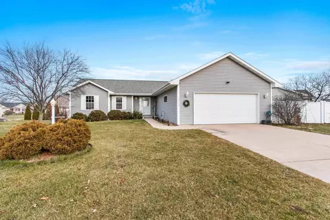 2272 Spring Meadow Dr, Neenah, WI 54956