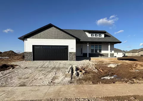 4588 Richard Ln, Green Bay, WI 54313