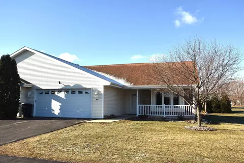 472 Wyldewood Dr, Oshkosh, WI 54904