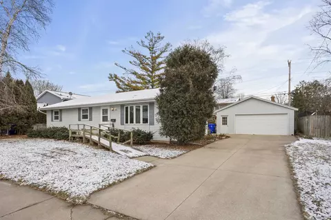 2108 N Linwood Ave, Appleton, WI 54914 photo 2