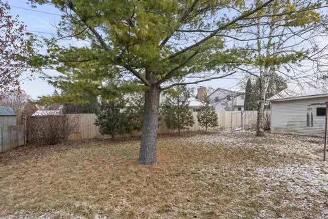 2108 N Linwood Ave, Appleton, WI 54914 photo 3
