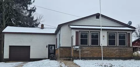 63 W 14th St, Clintonville, WI 54929