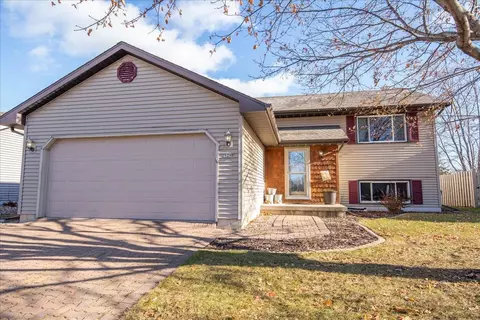 1292 Wheatfield Way, Oshkosh, WI 54904