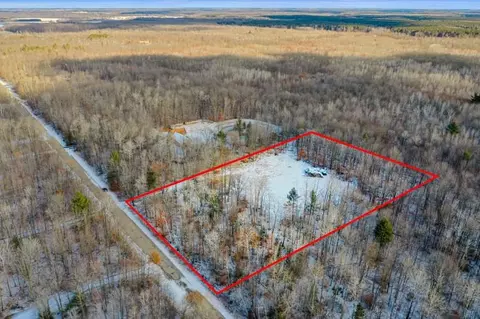 4140 Powers Ln, Oconto Falls, WI 54154