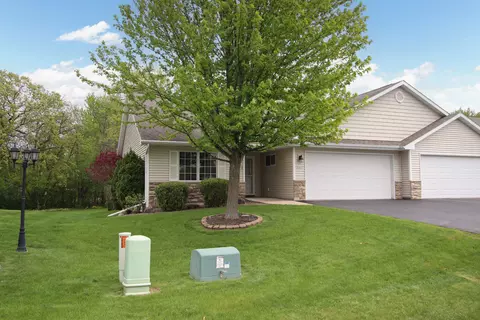 1952 Timberline Dr, Oshkosh, WI 54904