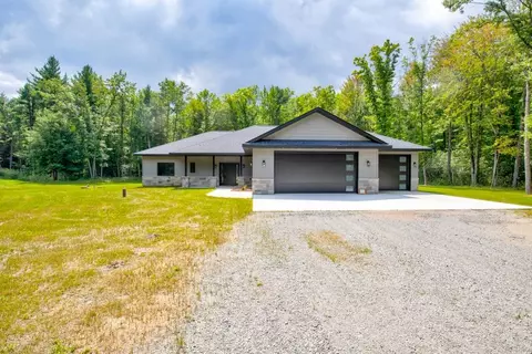 W1441 Rolling Hills Lane, Marinette, WI 54143