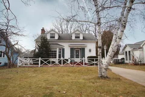 1631 Oregon St, Oshkosh, WI 54902