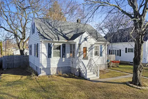 1233 Smith St, Green Bay, WI 54302