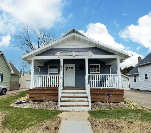 1112 Arthur Ave, Oshkosh, WI 54902