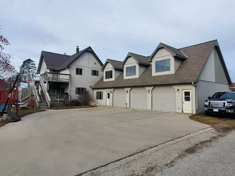 1116 6th St, Algoma, WI 54201