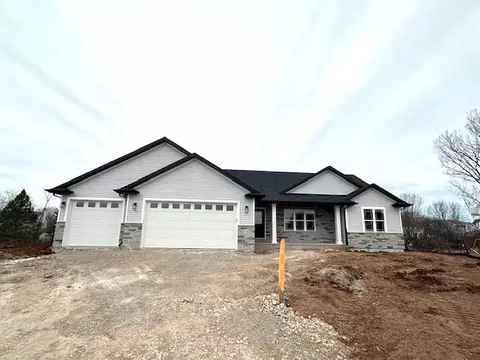 2142 Brie Ct, Menasha, WI 54952
