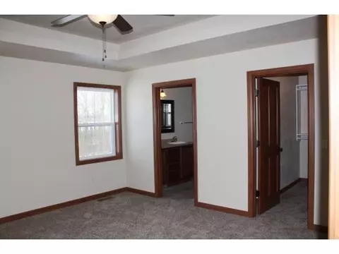 2255 E Honeygold Ct, Appleton, WI 54913 photo 9