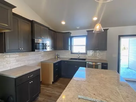 2255 E Honeygold Ct, Appleton, WI 54913 photo 5