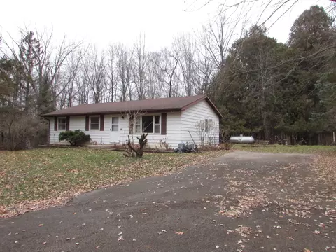 1556 Fox Rd, Little Suamico, WI 54141