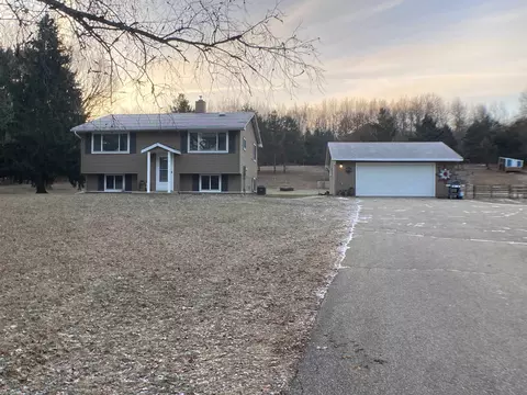 13063 County Road Vv, Gillett, WI 54124