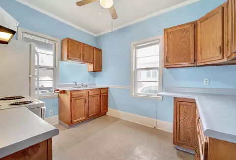 733 W 3rd St, Appleton, WI 54914 photo 6