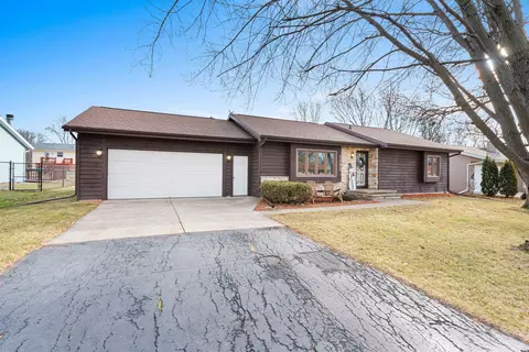 1283 Harold Dr, Menasha, WI 54952