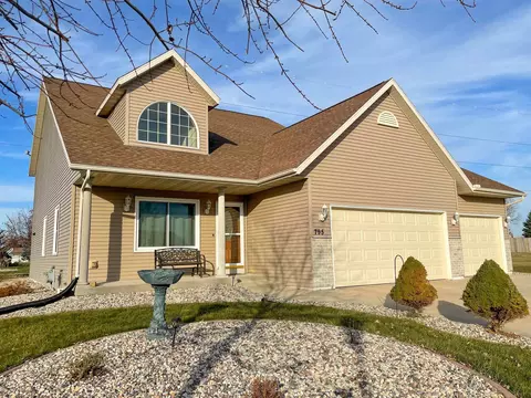 795 Mustang Ln, Fond Du Lac, WI 54935
