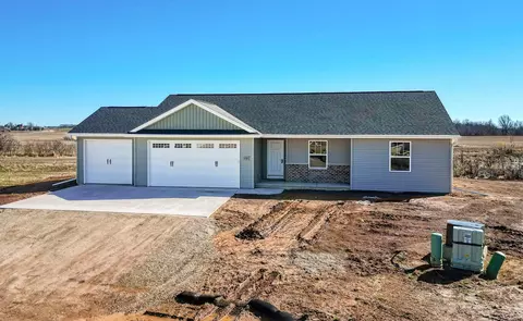 2331 Campfire Ct, Kaukauna, WI 54130
