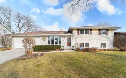 2524 Riverhills Rd, Two Rivers, WI 54241