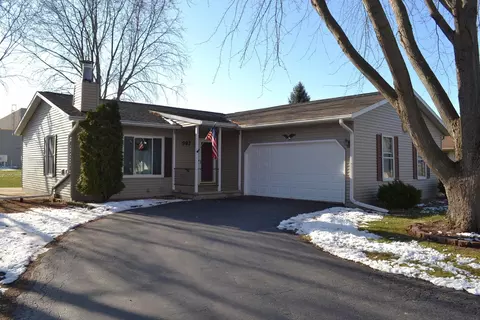 997 Jacobsen Rd, Neenah, WI 54956