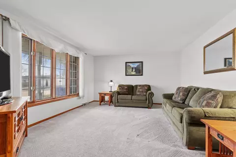41 Regal Ter, Appleton, WI 54915 photo 4