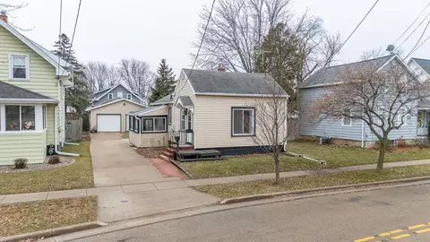 312 Smith St, Neenah, WI 54956