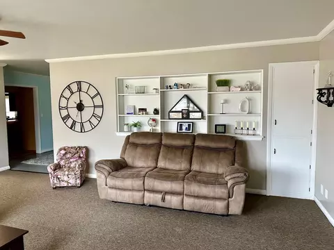 Living - 111 E Lindbergh St, Appleton, WI 54911 photo 4 of 5