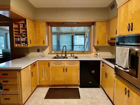 Kitchen - 111 E Lindbergh St, Appleton, WI 54911 photo 6 of 6
