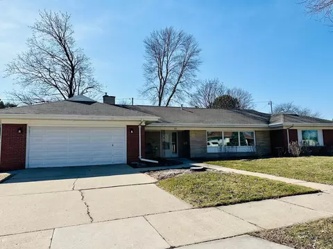 Exterior - 111 E Lindbergh St, Appleton, WI 54911 photo 2 of 6