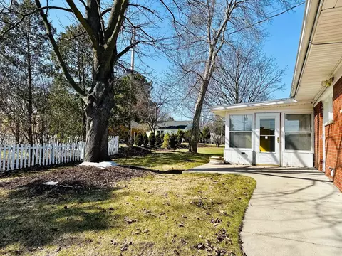 Exterior - 111 E Lindbergh St, Appleton, WI 54911 photo 6 of 6
