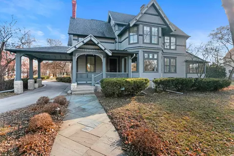 905 S Monroe Ave, Green Bay, WI 54301