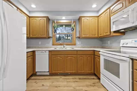 2412 S Greenview St, Appleton, WI 54915 photo 4