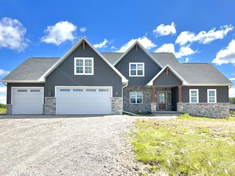 4240 N Rose Meadow Ln, Appleton, WI 54913