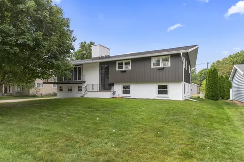 1701 S Mohawk Dr, Appleton, WI 54914