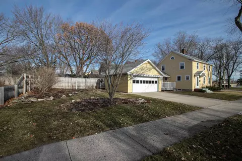 126 E Roosevelt St, Appleton, WI 54911 photo 2