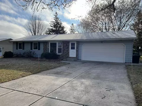 2685 Tulip Ln, Howard, WI 54313