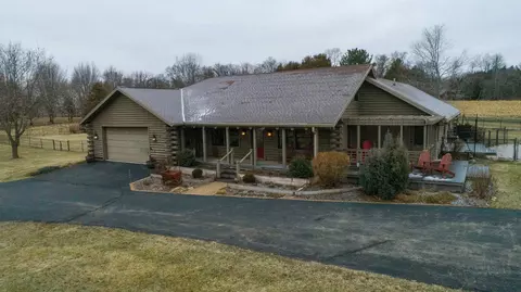 1009 County Road Ff, Oshkosh, WI 54904