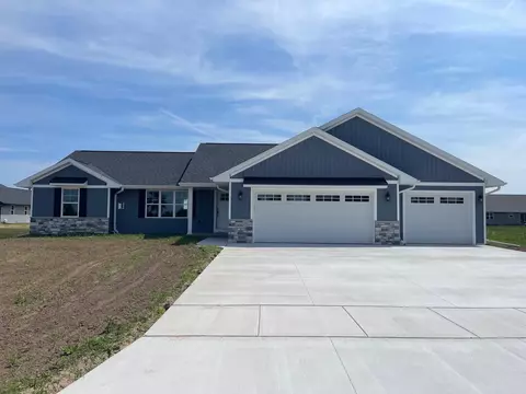 1240 Allen Lee Way, Pulaski, WI 54162