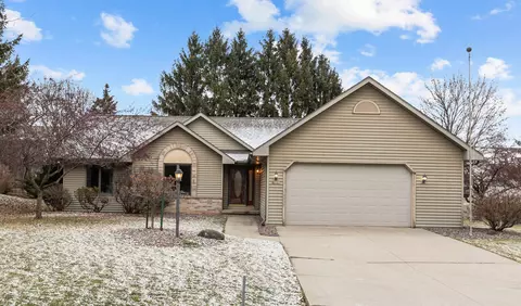 w6164 Long Court, Appleton, WI 54915