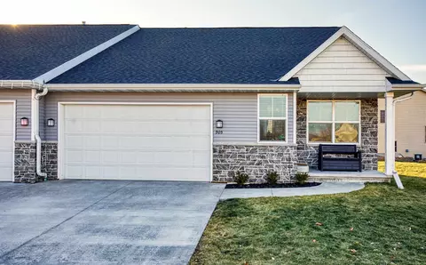 905 Highland Park Rd, Neenah, WI 54956