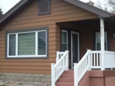 920 W 9th Ave, Oshkosh, WI 54902