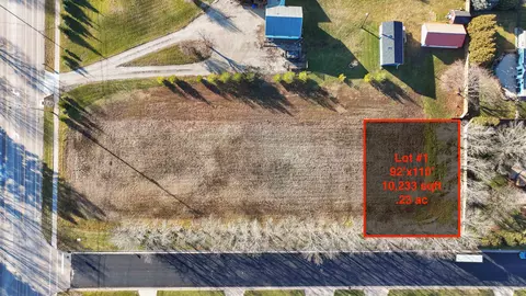 1367 Alpine Ln, Neenah, WI 54956