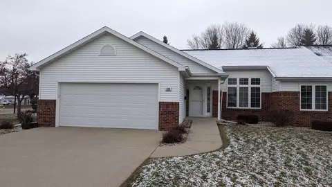 928 W Bent Oak Ln #66, Appleton, WI 54914
