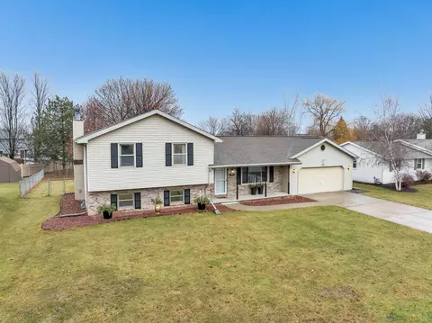 416 Dewey Decker Dr, Green Bay, WI 54313