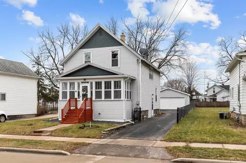 933 W 10th Ave, Oshkosh, WI 54902