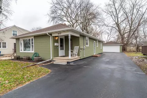 833 Appleton St, Menasha, WI 54952