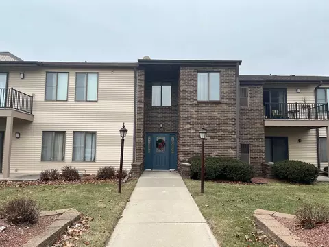 366 W St Joseph St #8, Green Bay, WI 54301