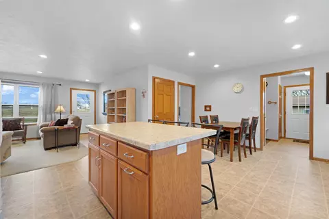 3029 E Broadway Dr, Appleton, WI 54913 photo 11